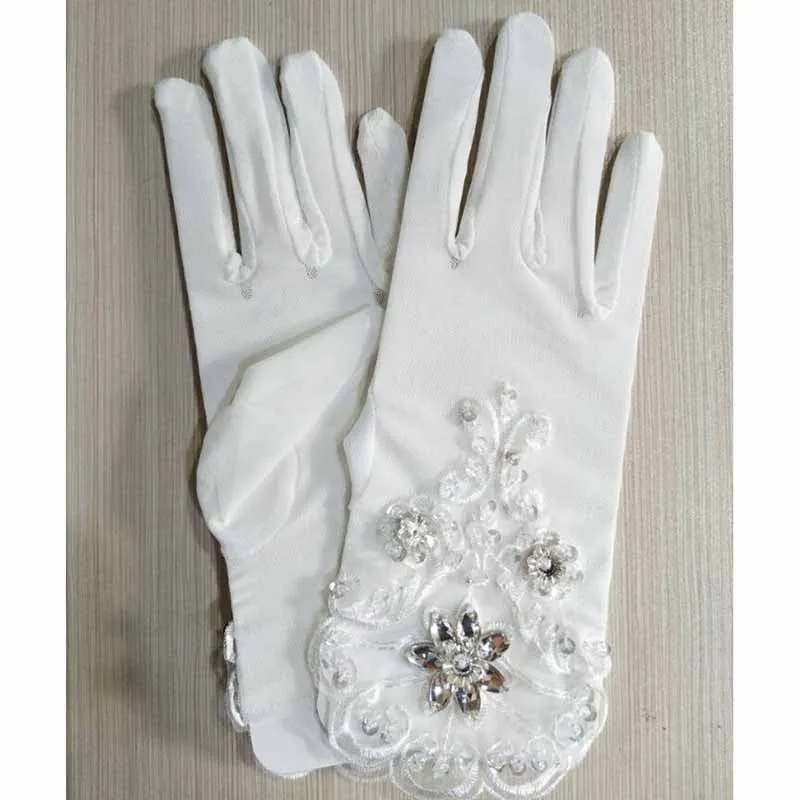 Attractive Tulle With Pearl Wrist Length Wedding Gloves