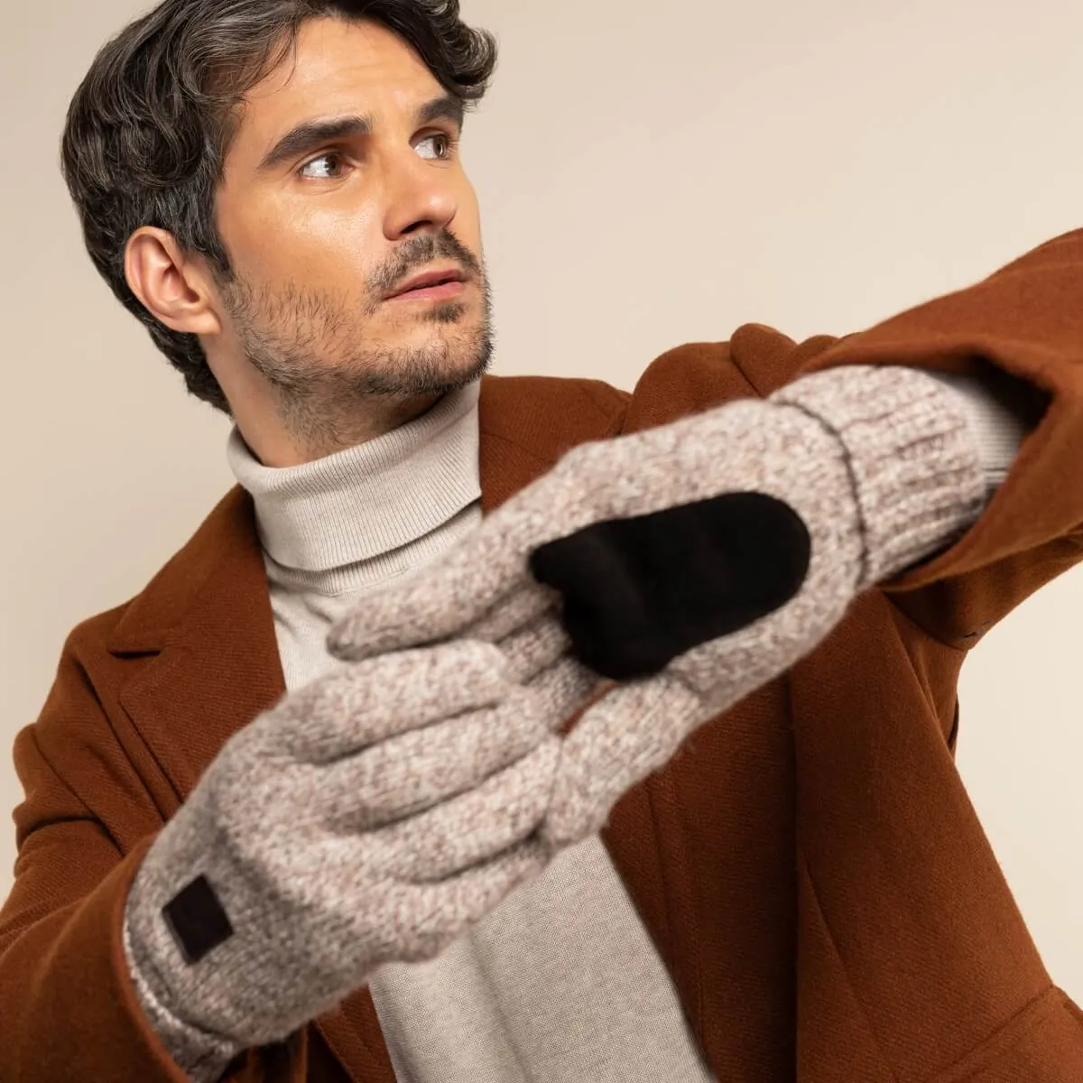 Hudson (light grey) - knitted gloves from Shetland wool with warm fleece lining