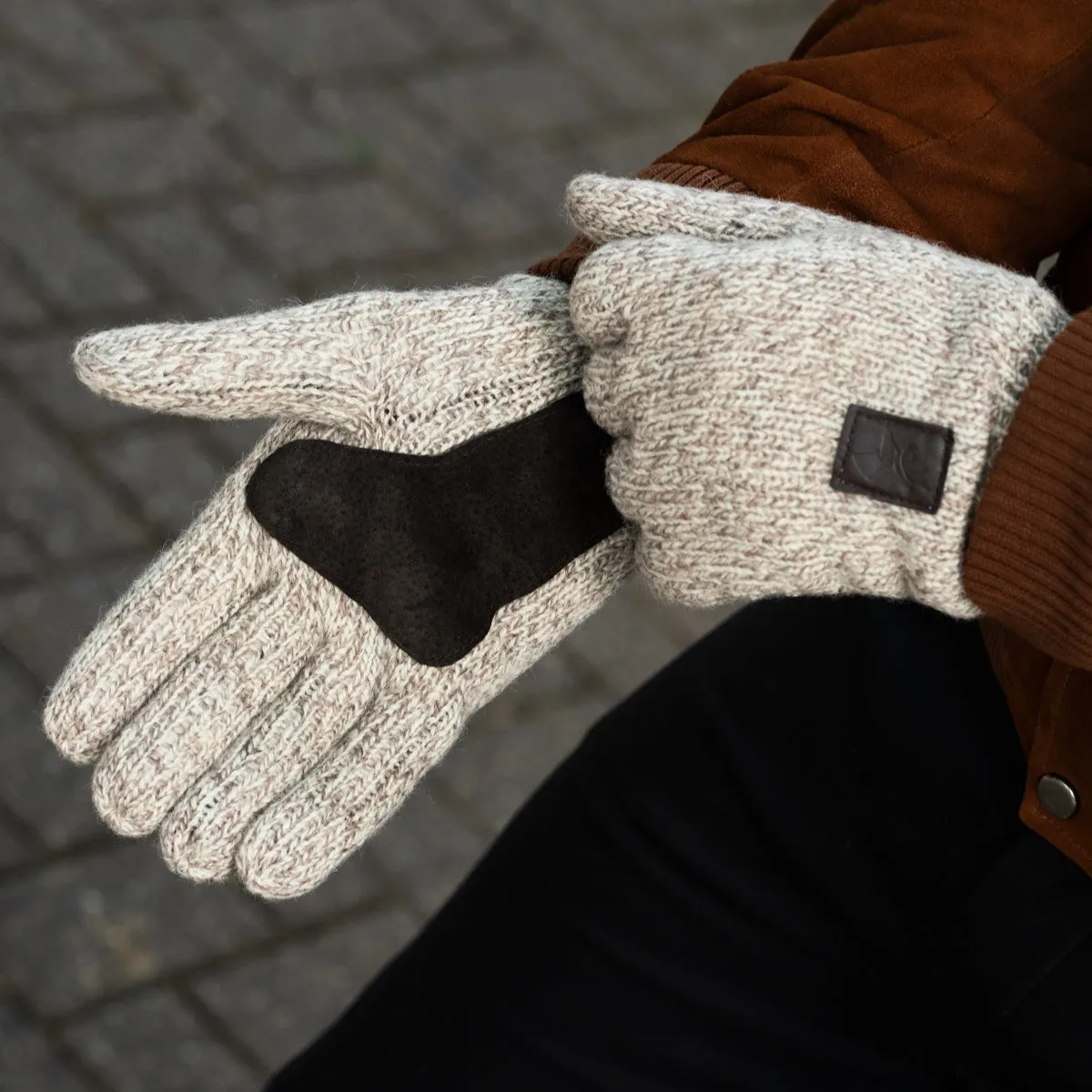 Hudson (light grey) - knitted gloves from Shetland wool with warm fleece lining