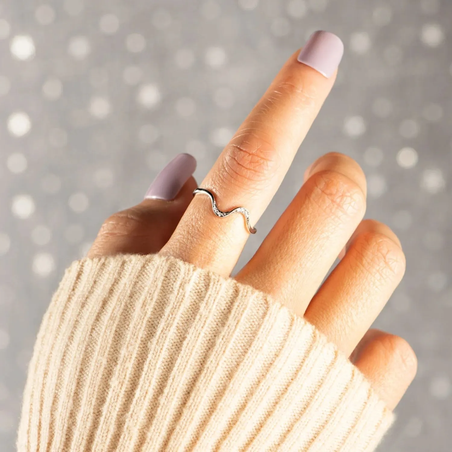 Minimalist Wave Ring – Dainty Sterling Silver